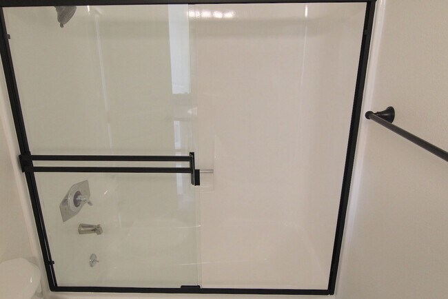 Building Photo - 1450 S Bundy Dr