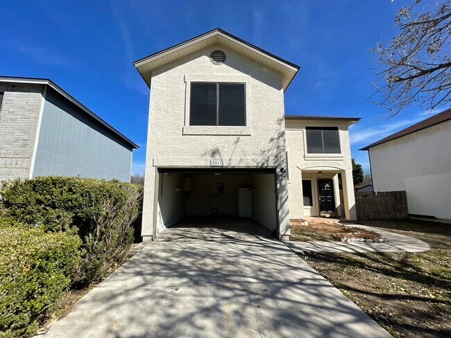 Building Photo - Stunning 3 Bedroom - 2.5 Bath Home for Rent!
