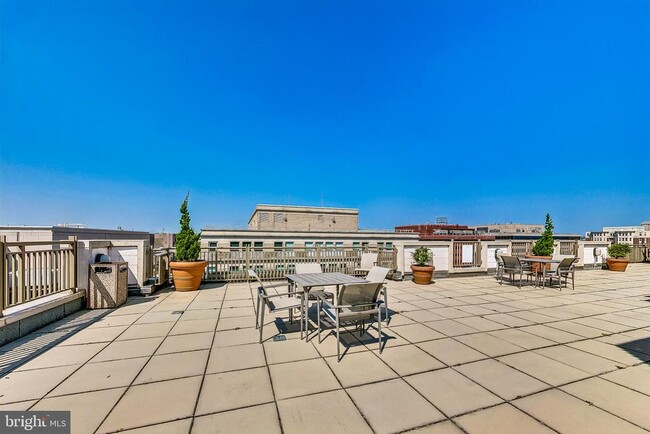 Building Photo - 1150 K St NW