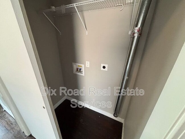 Building Photo - 401 Stanley St