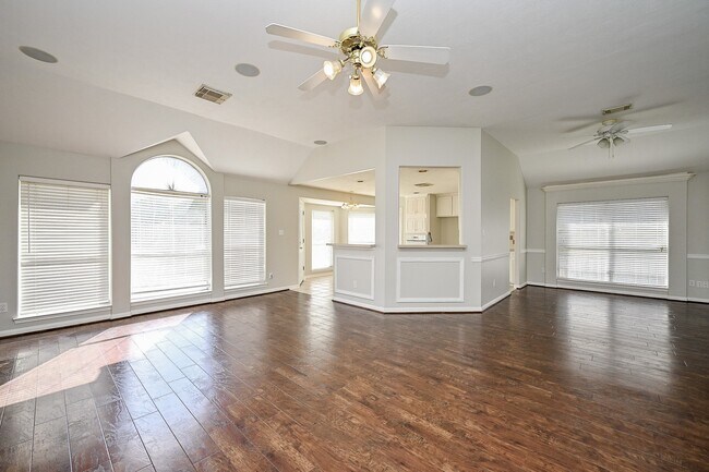 Building Photo - 12210 Ferncrest Ct