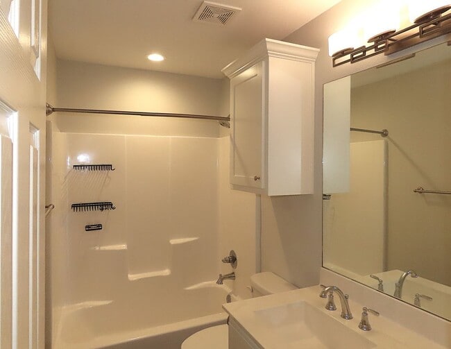 Building Photo - Updated 2 Bedroom, 1 Bath Duplex in Whiteh...