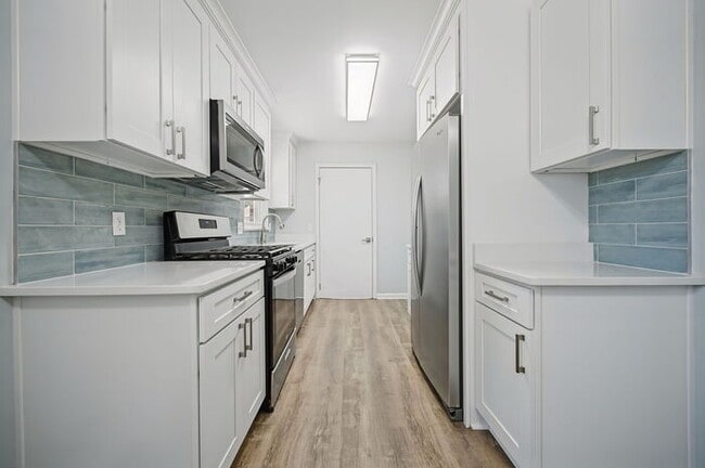 Building Photo - Recently Remodeled, Beautiful 3 Bedroom Home in Norfolk