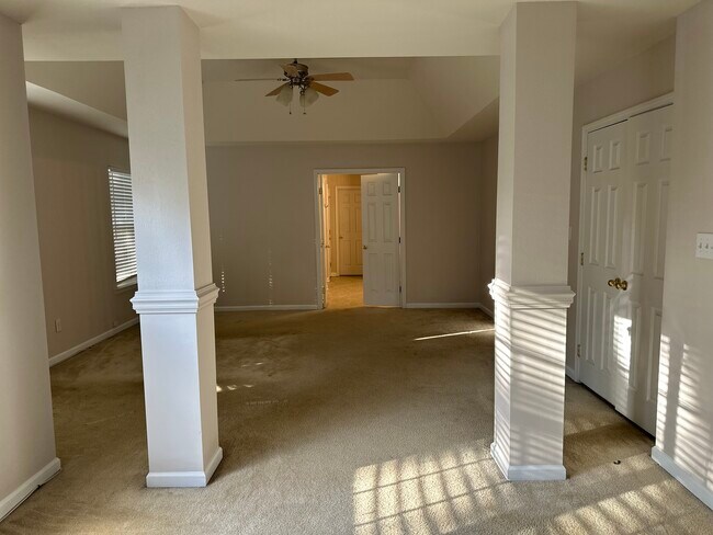 Building Photo - 15037 Taylor Ridge Ln