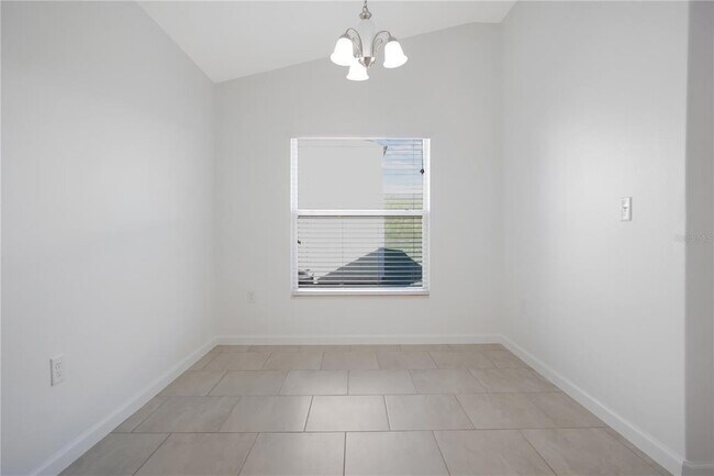 Building Photo - 2034 Honeybell Ave