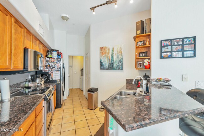 Building Photo - 2019 E Campbell Ave