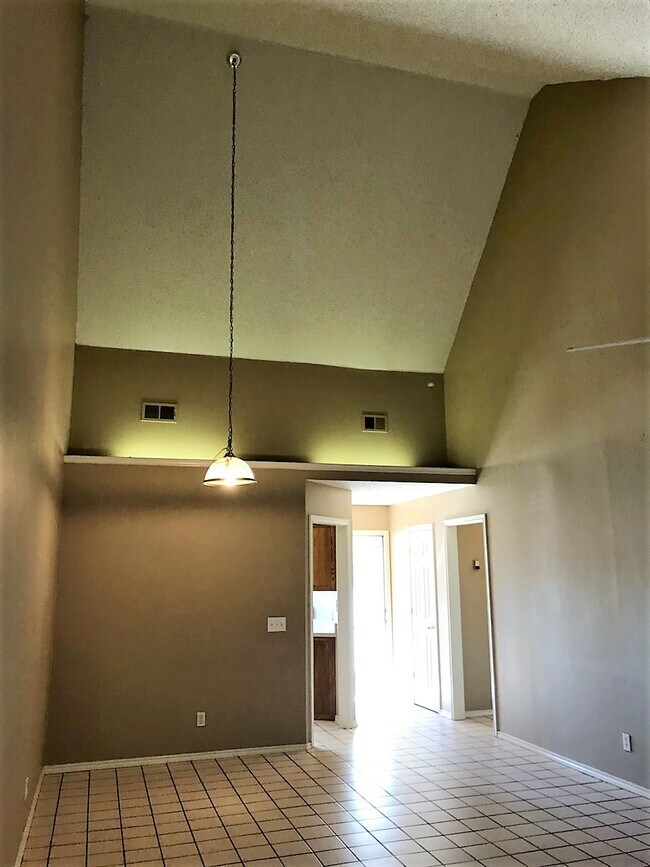 Building Photo - 3415 Miller Pl