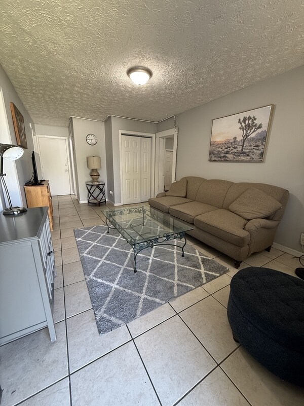 Building Photo - 5222 Lexington Ave