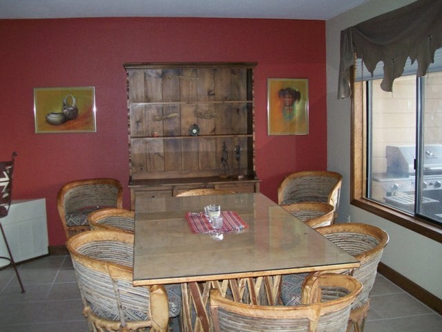 Building Photo - Vacation Rental: Beautiful Country Club To...