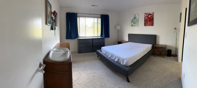 main bedroom - 236 Dickens Way