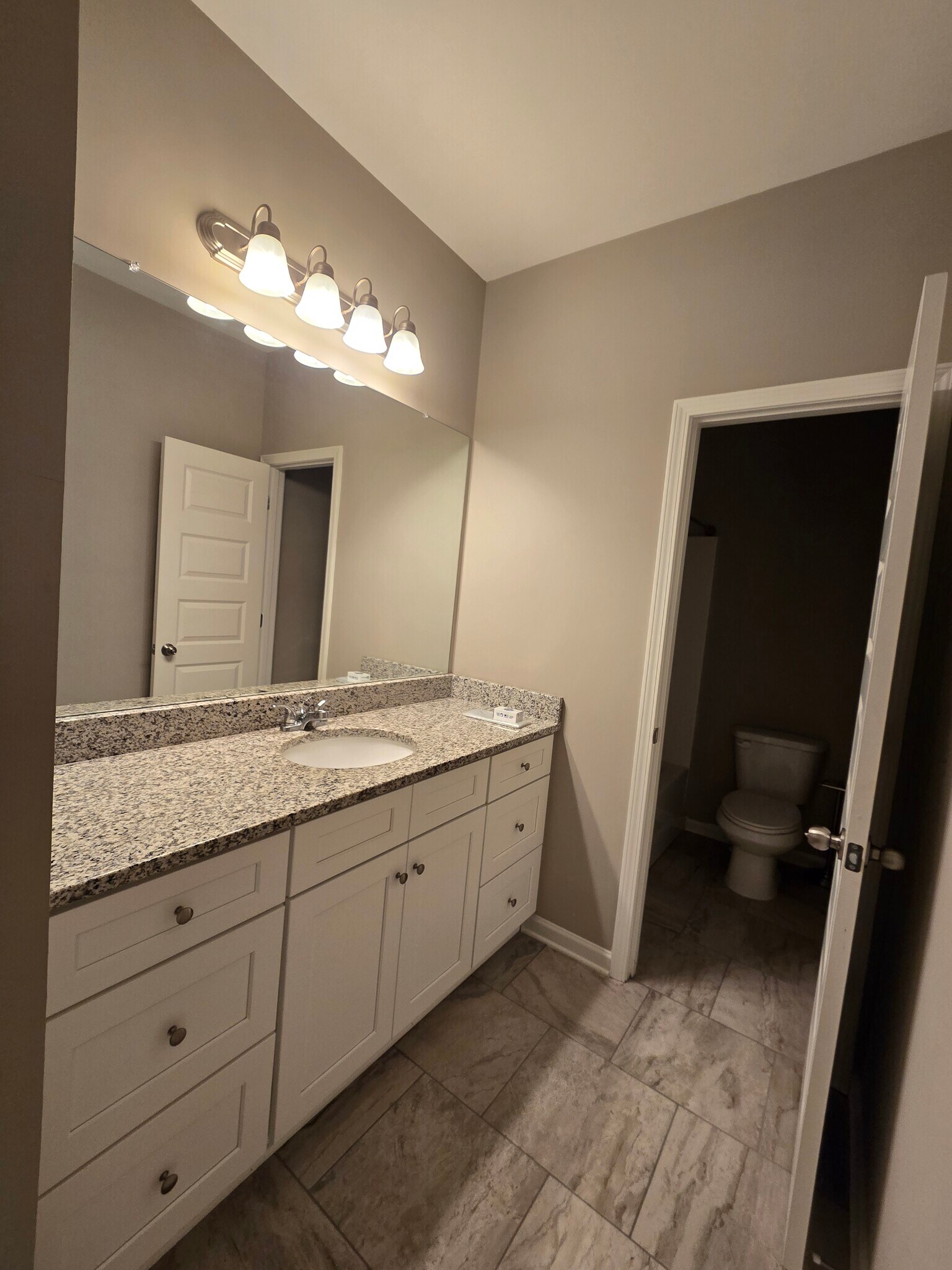 Building Photo - 339 Parkmont Way