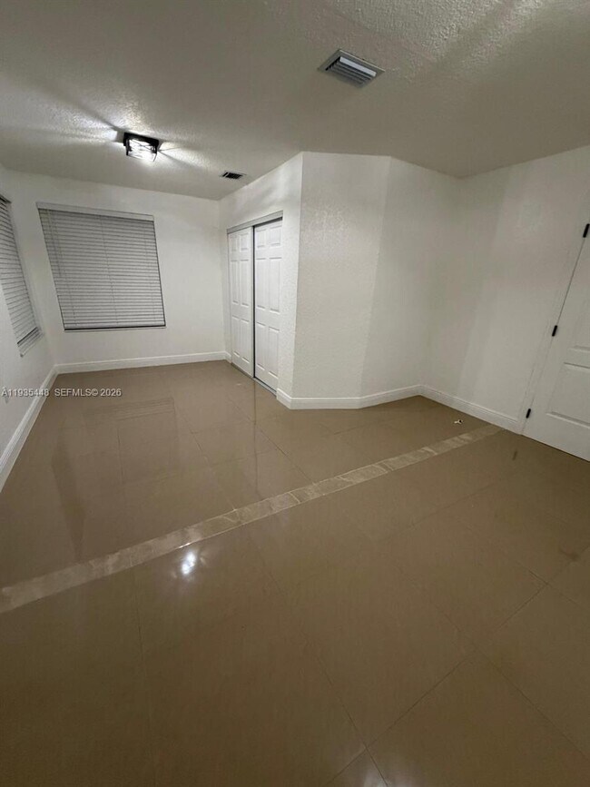 Building Photo - 14964 SW 32nd Terrace