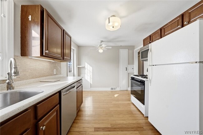 Building Photo - 38 Harvest Ave