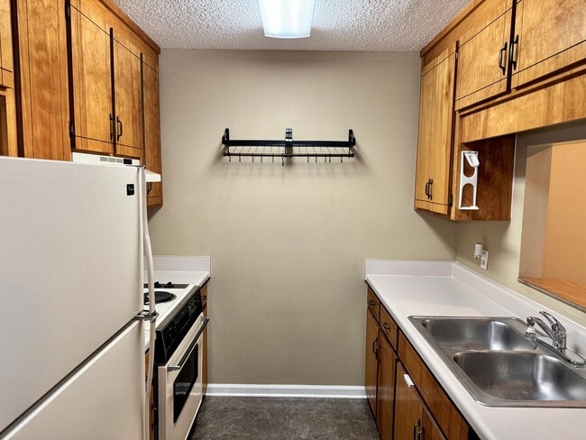 Building Photo - 156 Woodfield Pl