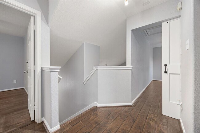 Building Photo - 6403 Applewood Forest Dr