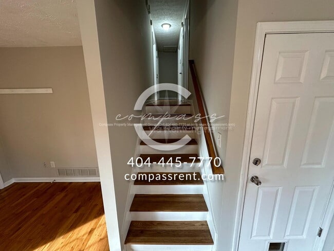 Building Photo - 484 Rustin Dr