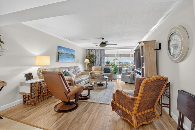 Building Photo - 23279 Barwood Ln N