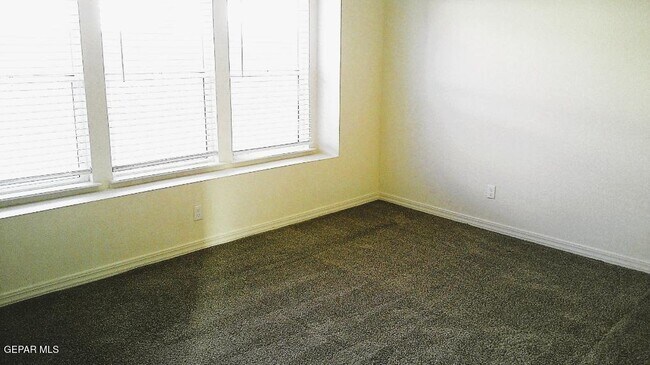 Building Photo - 653 Paseo Dulce Ave