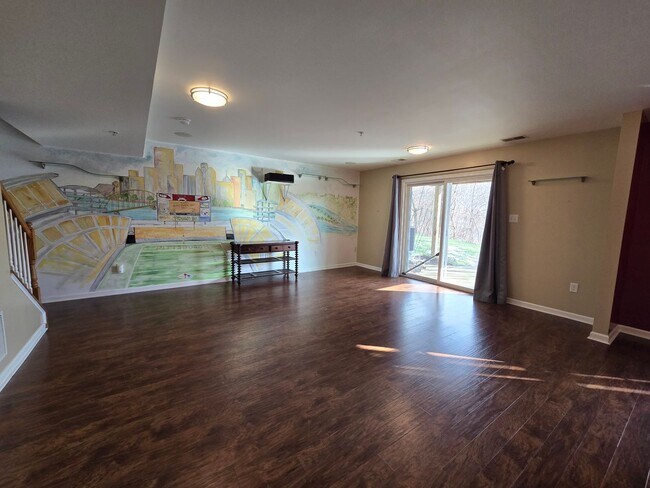 Building Photo - Entertainers Dream - Beautifully maintained 3 Bedroom Townhouse in Haymaker Pointe