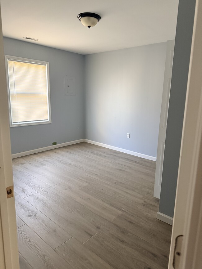 Building Photo - 23812 Columbus Ave