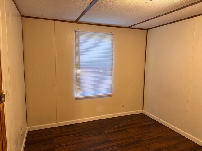 Building Photo - 506-D SAUNDERS DR