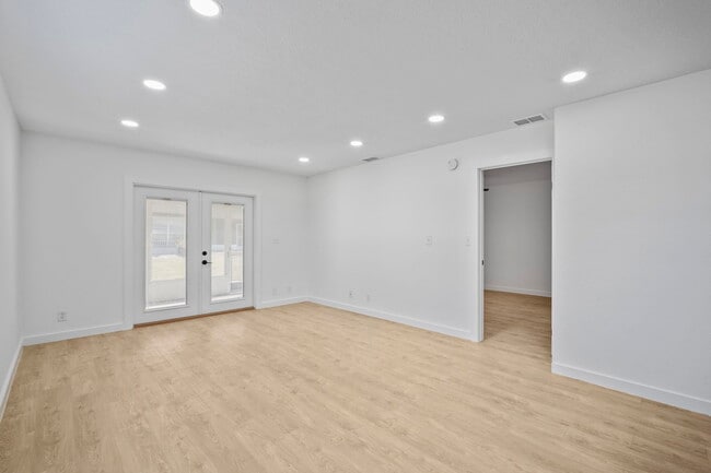 Building Photo - 1325 Cheney Hwy