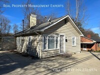 Building Photo - Charming 2 BR/ 1 BA Home in Charlotte!