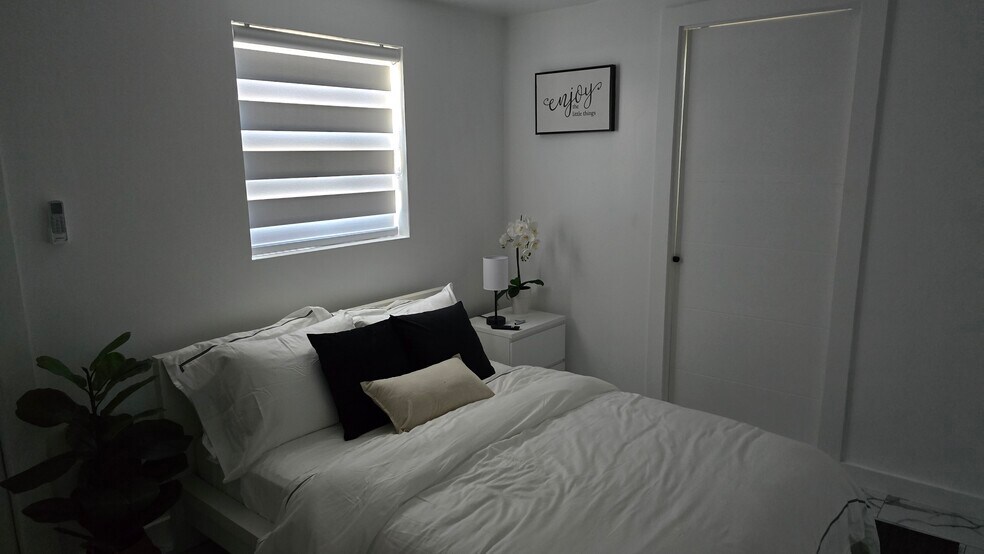 Building Photo - 19353 SW 103rd Ct