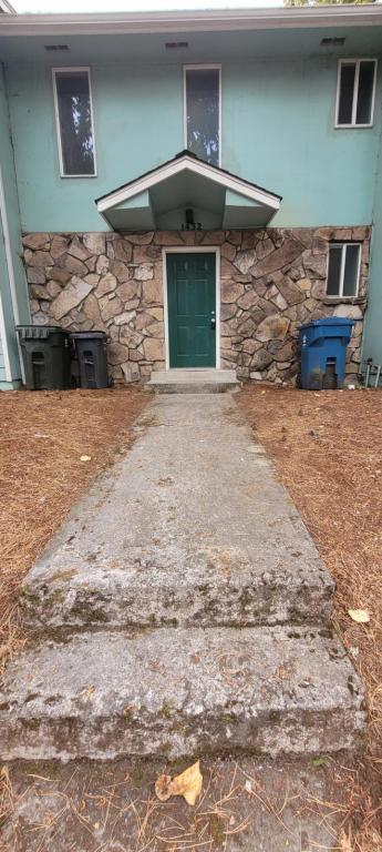 Building Photo - 1430 Salishan St SE