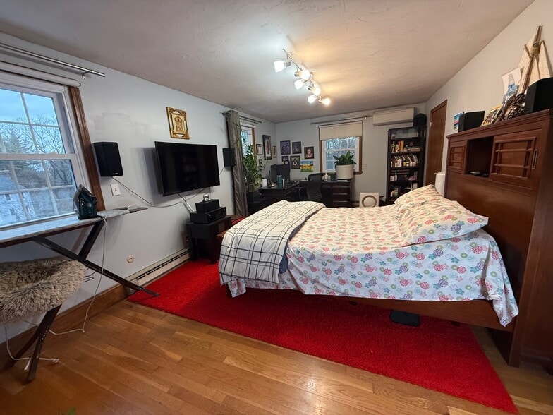 Master Bed room - 34 Hitching Post Ln