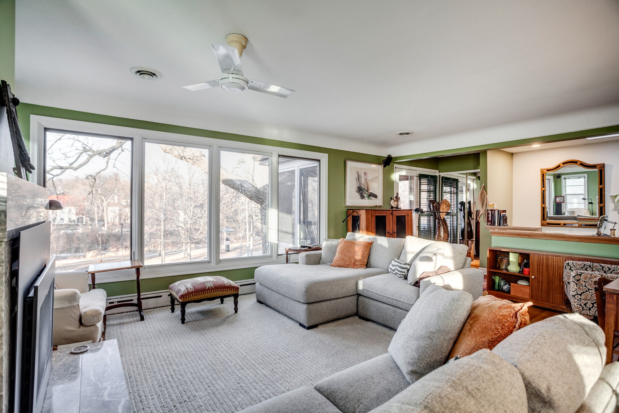 Building Photo - 111 W Minnehaha Pky