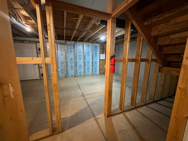 Building Photo - 170 Cortland Dr