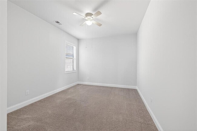 Building Photo - 3861 Heirloom Loop Ct NE