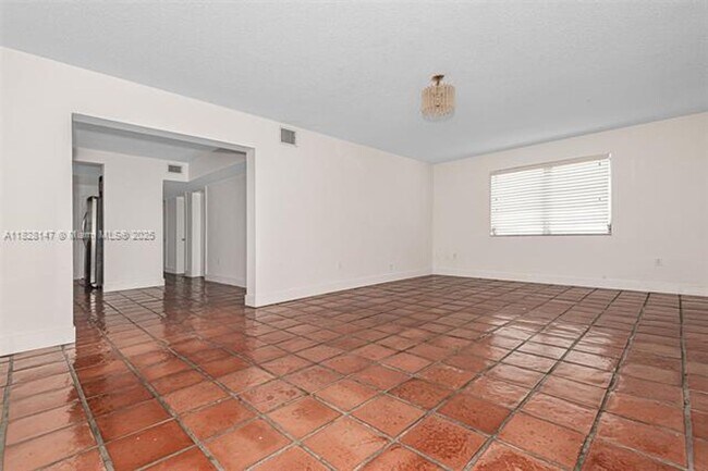 Building Photo - 309 Bird Rd