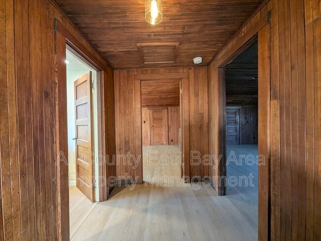 Building Photo - 1529 Josephine St