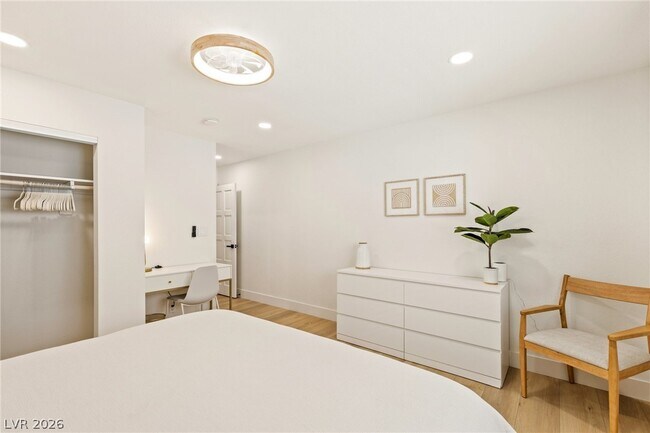 Building Photo - 4045 W Mardon Ave