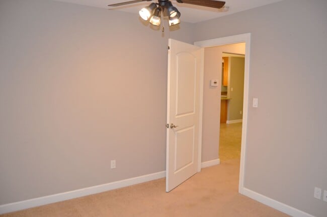 Building Photo - East Gate Area | Home | Unfurnished