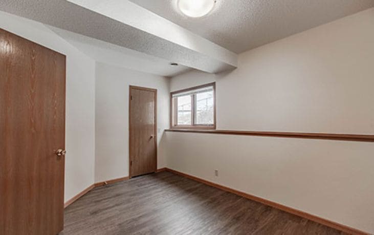 Building Photo - 1121 Range View Cir