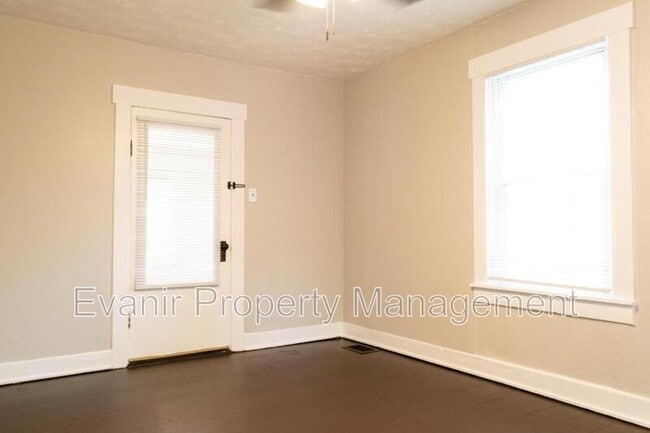 Building Photo - 1532 Bowman Ave