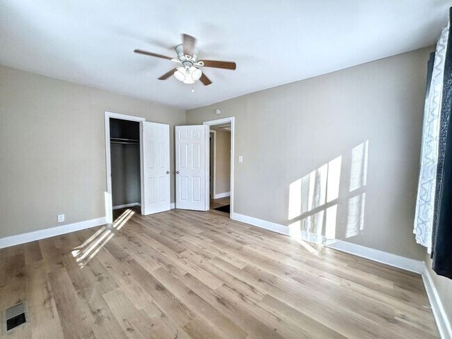 Building Photo - Cozy 3-Bedroom Home with Modern Amenities ...