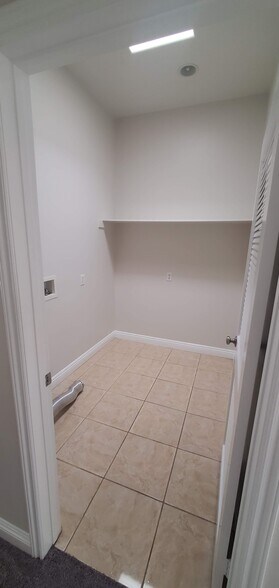 Building Photo - 1614 W 146th St