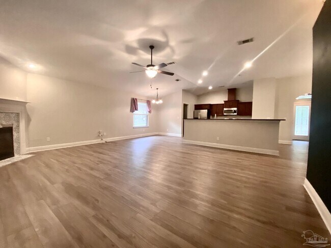 Building Photo - 8431 Ferlon Ave