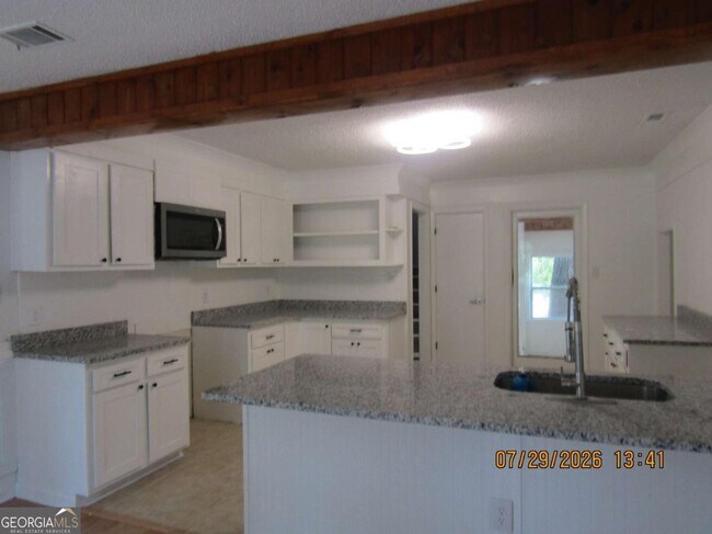 Building Photo - 513 Juniper Way