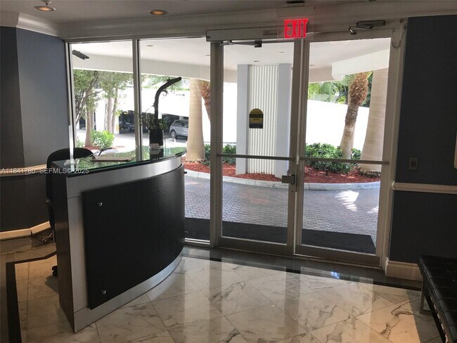 Building Photo - 1688 West Ave