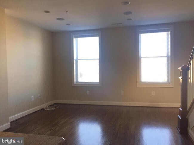 Building Photo - 1727 S Broad St