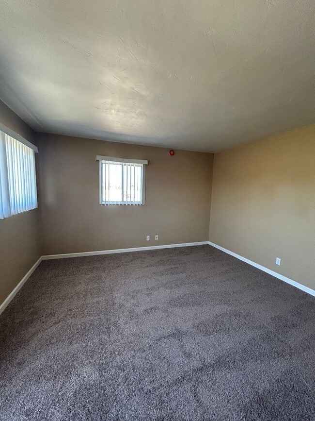 Building Photo - Charming upstairs one bedroom North Park