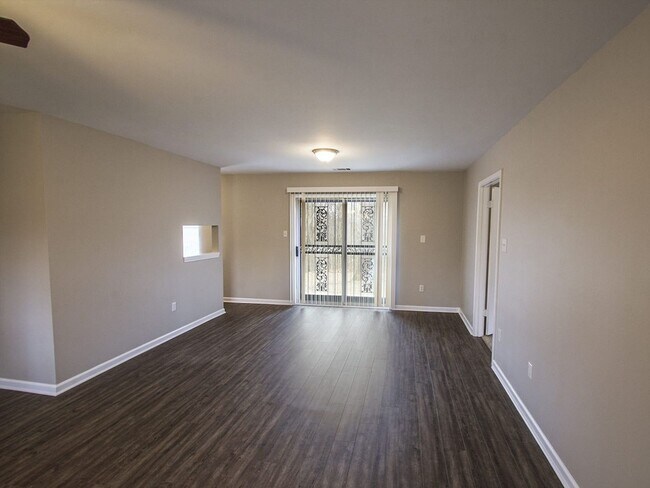 Building Photo - UPDATED 3 bed, 2 bath in Millington.