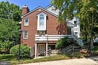 Building Photo - Charming and light-filled 1-bedroom, 1-bat...