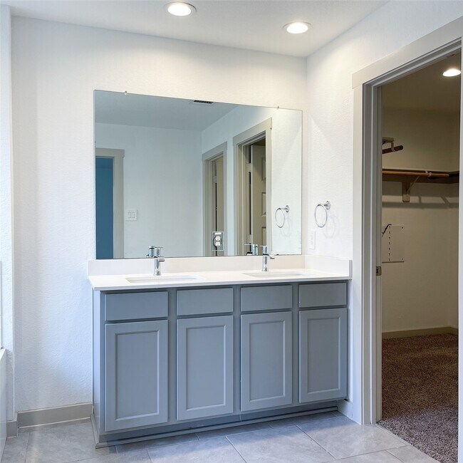 Building Photo - 6814 Bradford Ter Rd