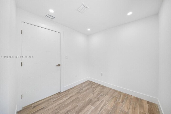 Building Photo - 5900 NW 5th Ct